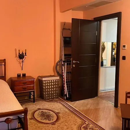 Atrium Apartment 아파트