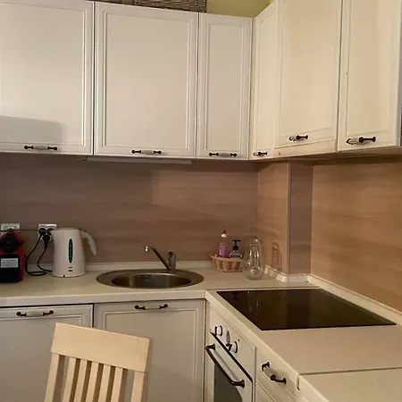 Atrium Apartment 엘레니테