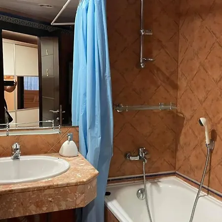 아파트 Atrium Apartment