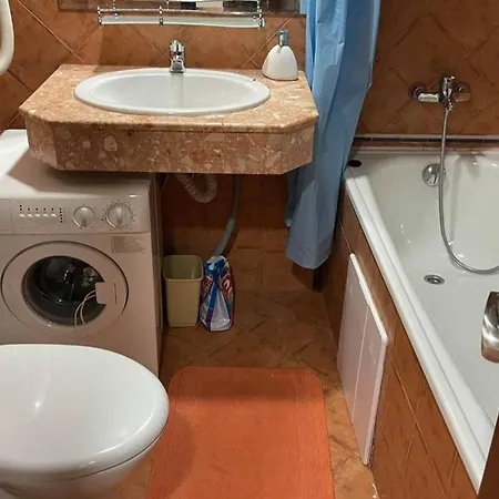 Atrium Apartment 아파트 엘레니테